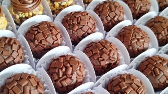 Fazer renda com brigadeiro gourmet