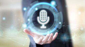 Monetizar vídeos com voz de IA